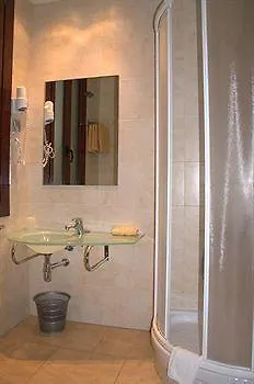Gasthuis Ciudad Condal Hostal - Paseo De Gracia Barcelona
