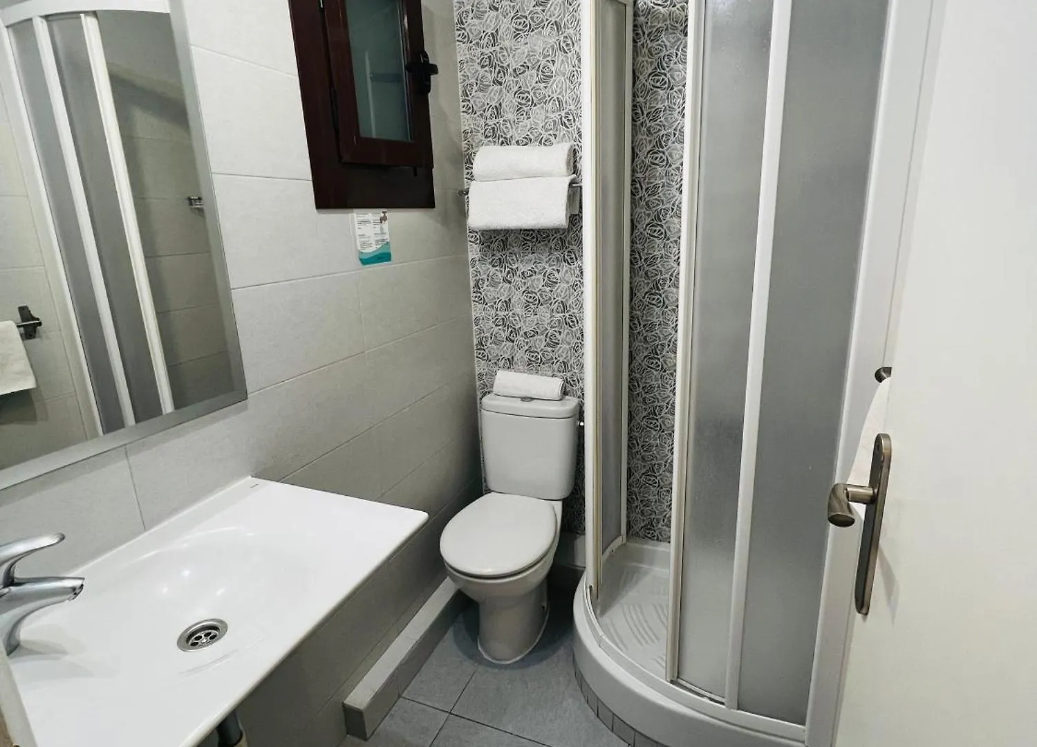 Ciudad Condal Hostal - Paseo De Gracia Barcelona 3*,