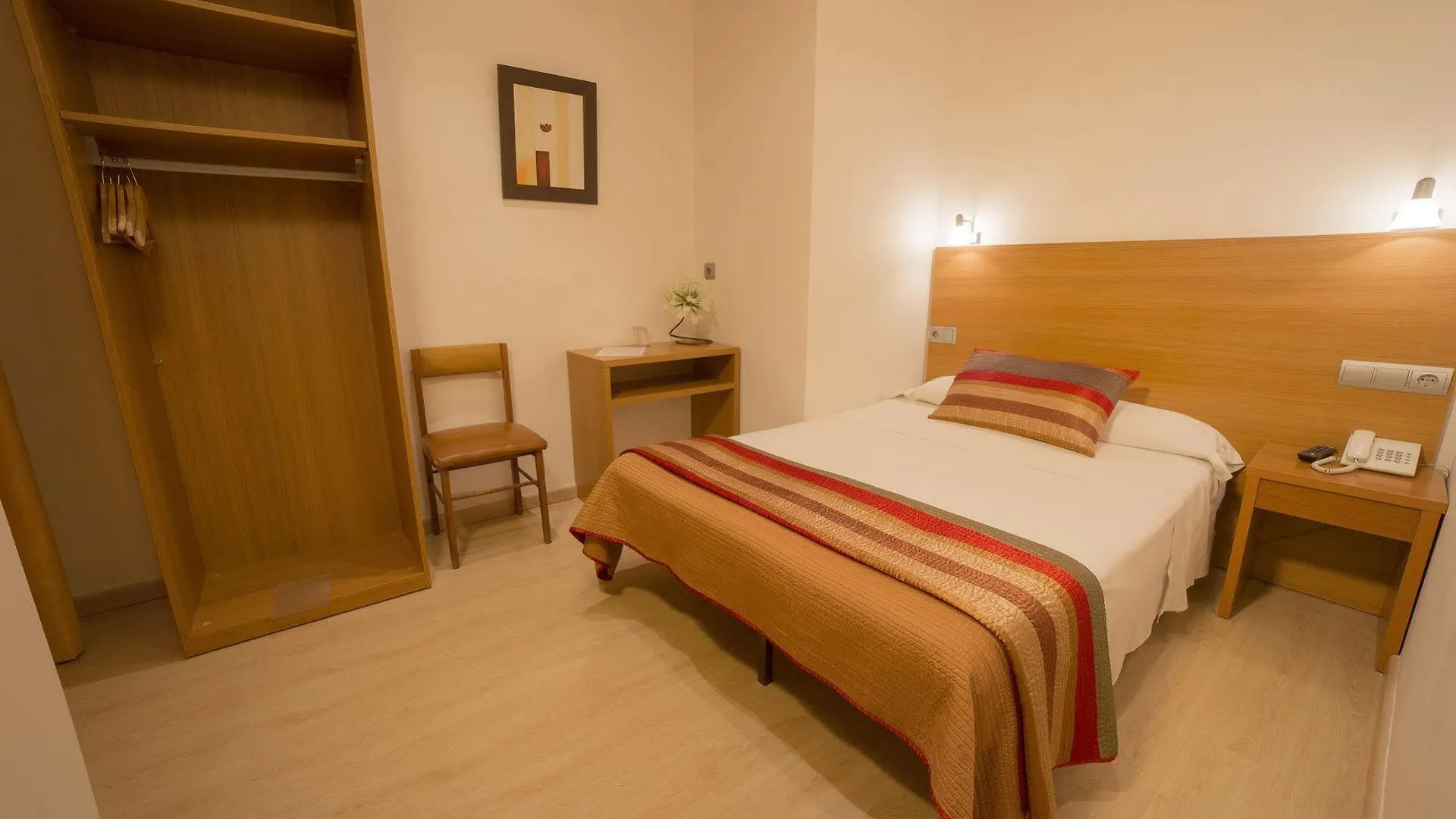Ciudad Condal Hostal - Paseo De Gracia Barcelona Penzion