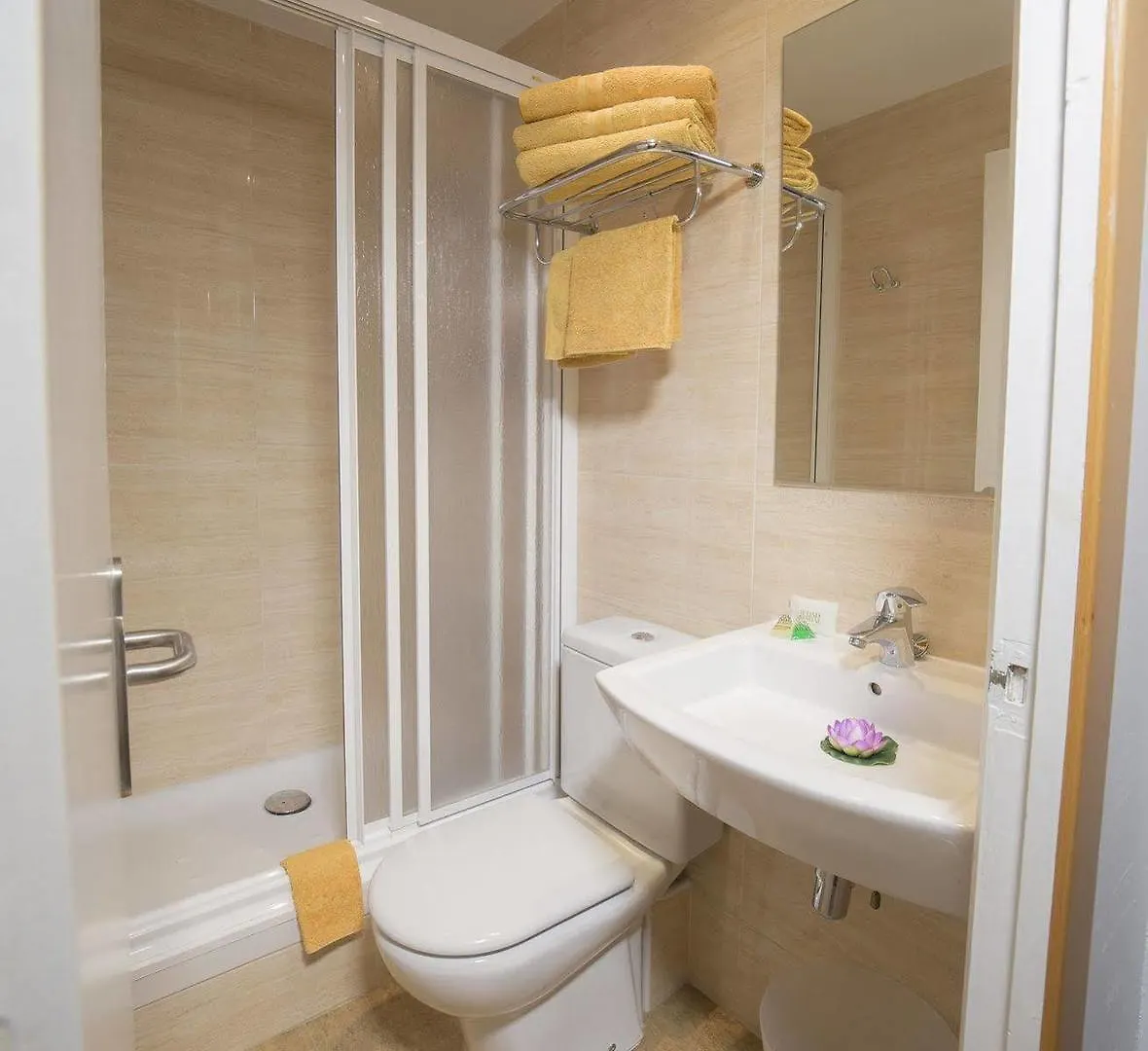Ciudad Condal Hostal - Paseo De Gracia Barcelona 3*,  Španělsko