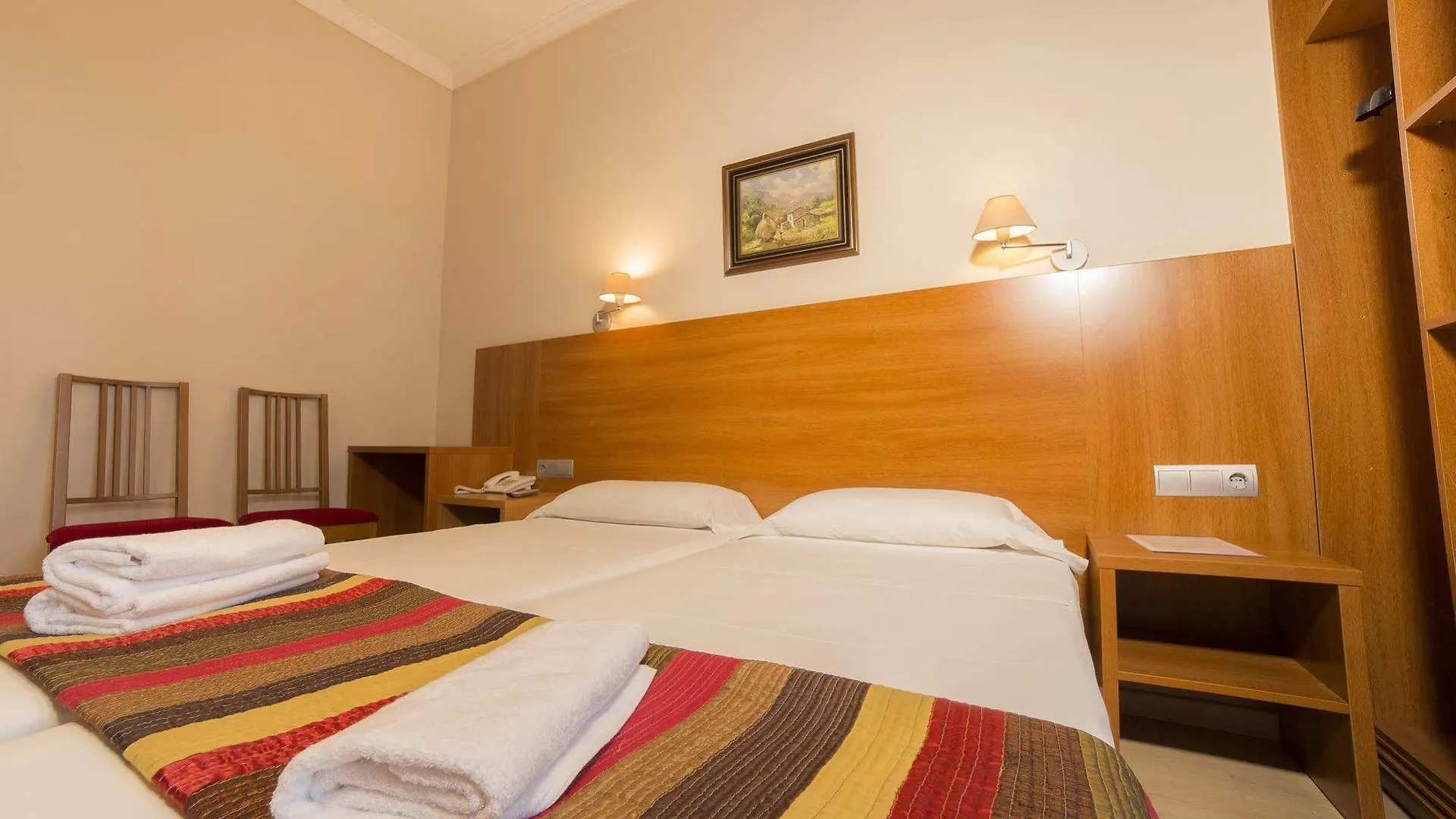 Penzion Ciudad Condal Hostal - Paseo De Gracia Barcelona